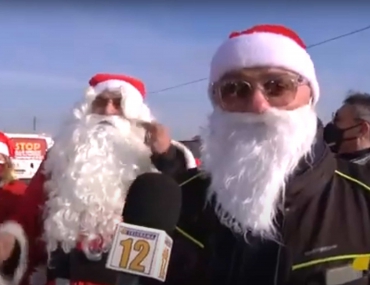 Babbi Natale in sella, consegna speciale